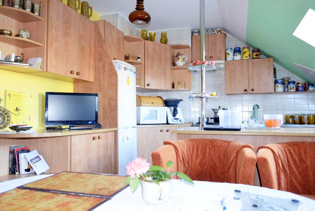 praktycznie zabudowana kuchnia w luksusowej willi na sprzedaż Legnica (okolice)