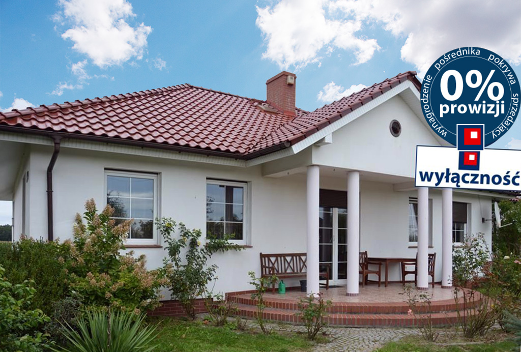 widok od przodu na luksusową willę na sprzedaż Żagań (okolice)