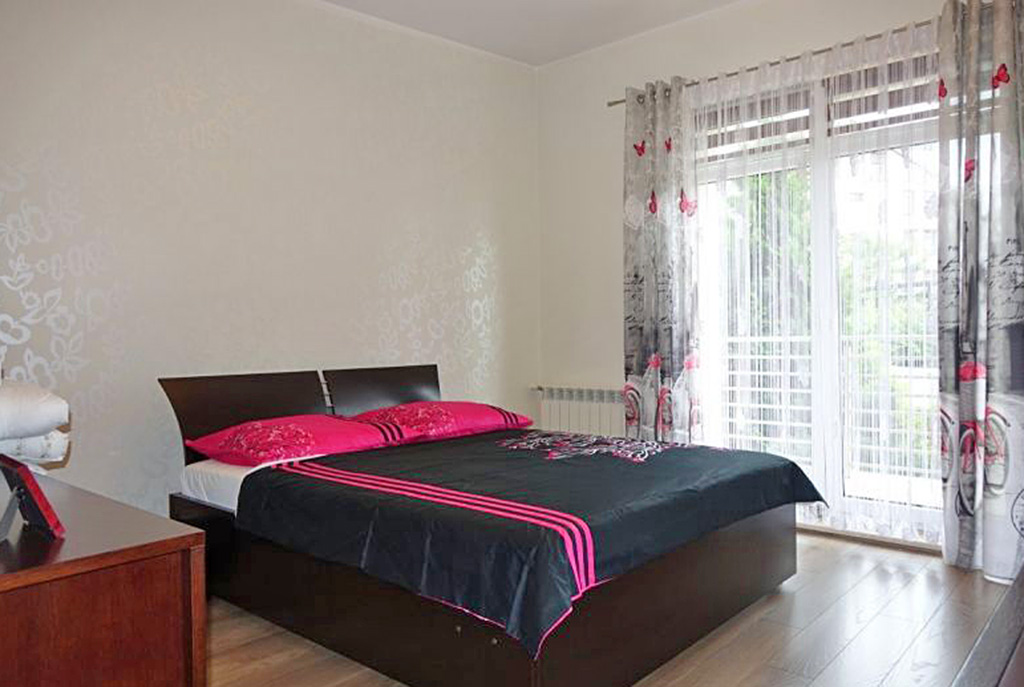 elegancka sypialnia w ekskluzywnym apartamencie do sprzedaży Toruń (okolice)