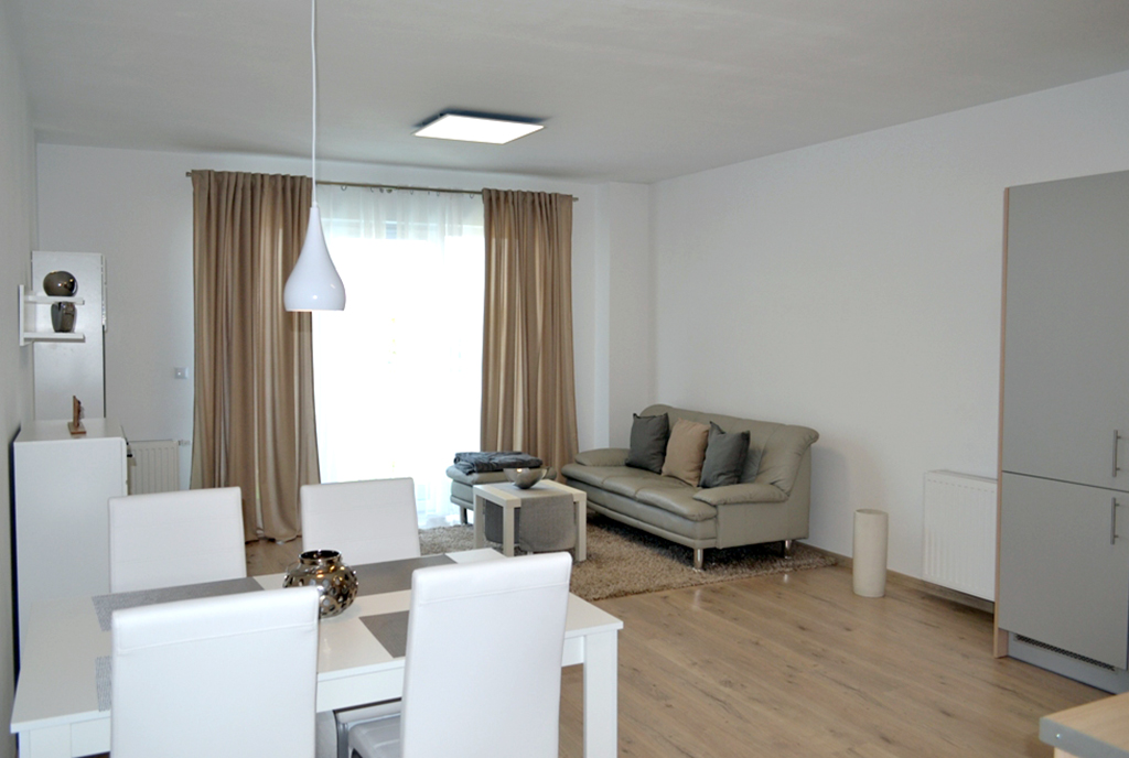 gustownie zaaranżowany salon w ekskluzywnym apartamencie do wynajęcia Bolesławiec