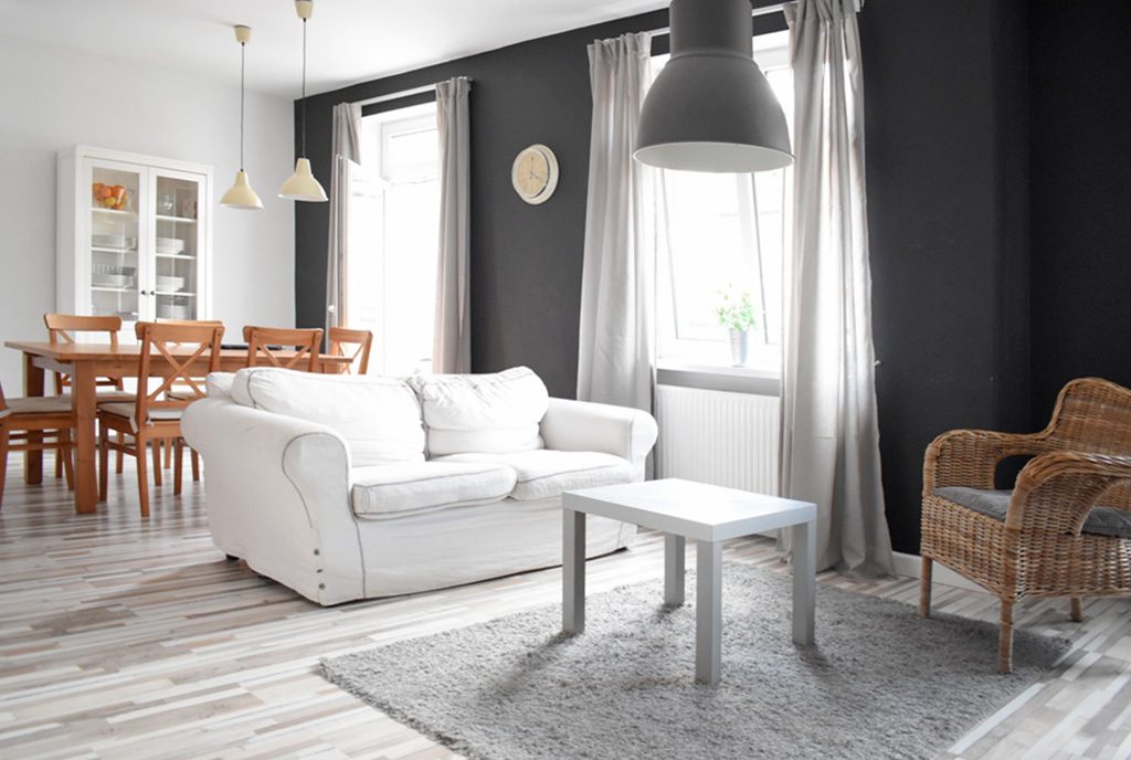 eleganckie wnętrze salonu w luksusowym apartamencie na sprzedaż Kalisz