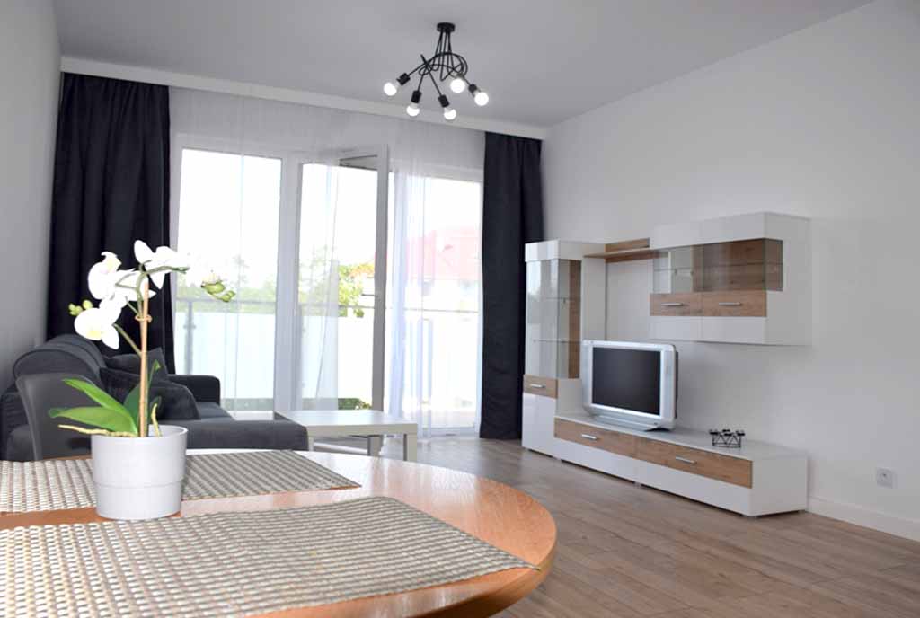 komfortowy salon w ekskluzywnym apartamencie do wynajęcia Bolesławiec