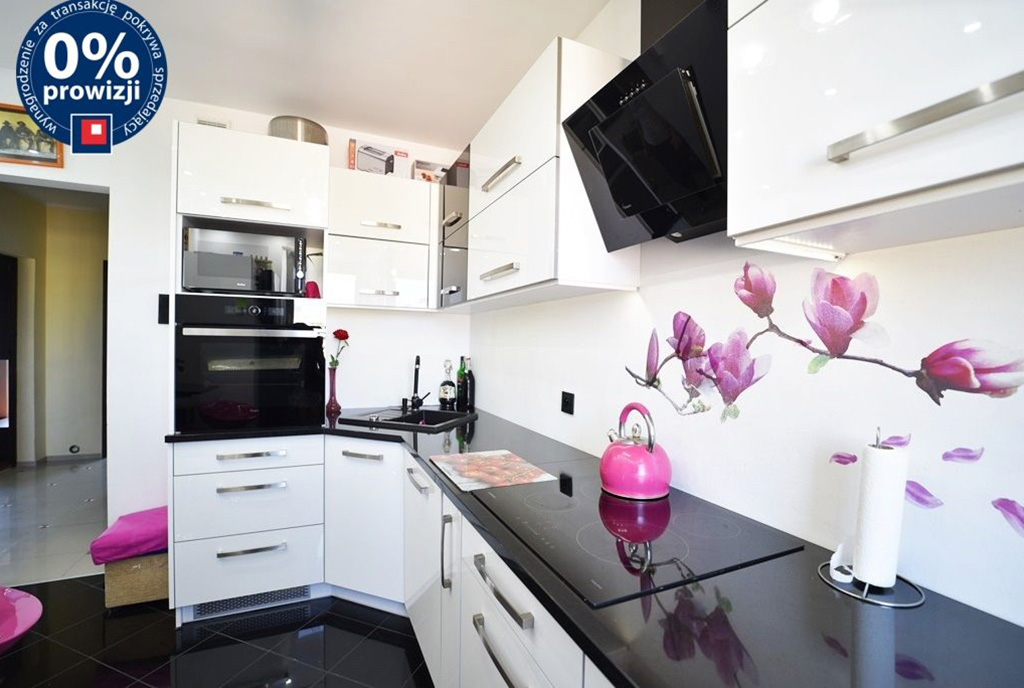 funkcjonalnie zabudowana kuchnia w luksusowym apartamencie na sprzedaż Bolesławiec (okolice)