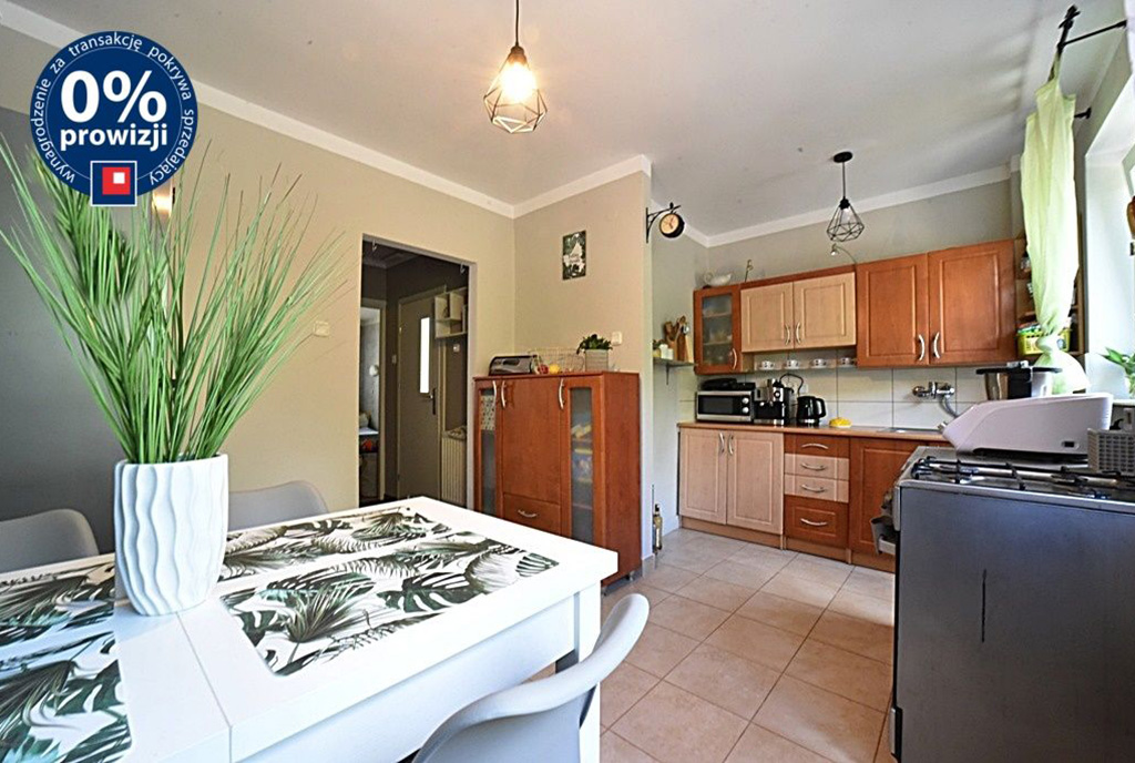 jadalnia i kuchnia w luksusowym apartamencie do sprzedaży Bolesławiec