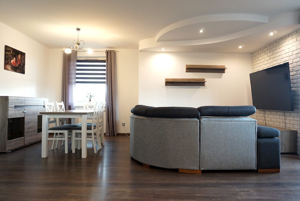 nowoczesny salon w ekskluzywnym apartamencie do sprzedaży Legnica