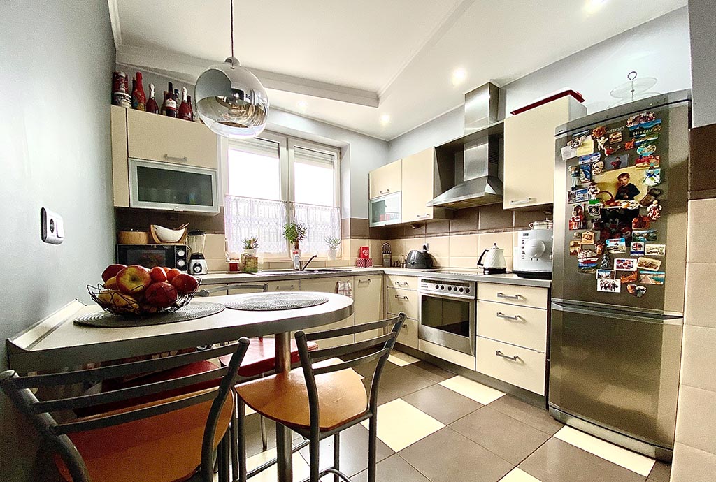 praktycznie zaaranżowana kuchnia w luksusowym apartamencie na sprzedaż Inowrocław