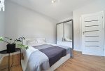 cicha i elegancka sypialnia w ekskluzywnym apartamencie na wynajem Bolesławiec