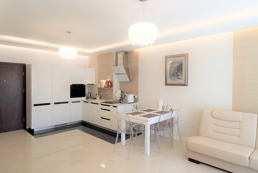 zbliżenie na aneks kuchenny w luksusowym apartamencie na sprzedaż Ustroń