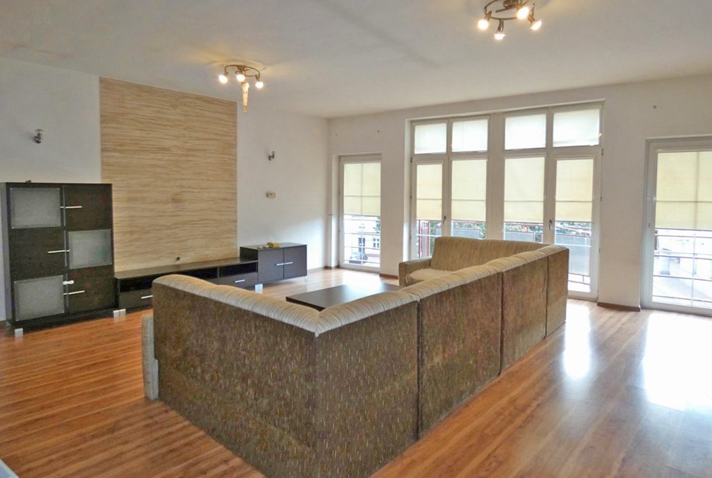stylowy salon w ekskluzywnym apartamencie do wynajęcia Ostrów Wielkopolski