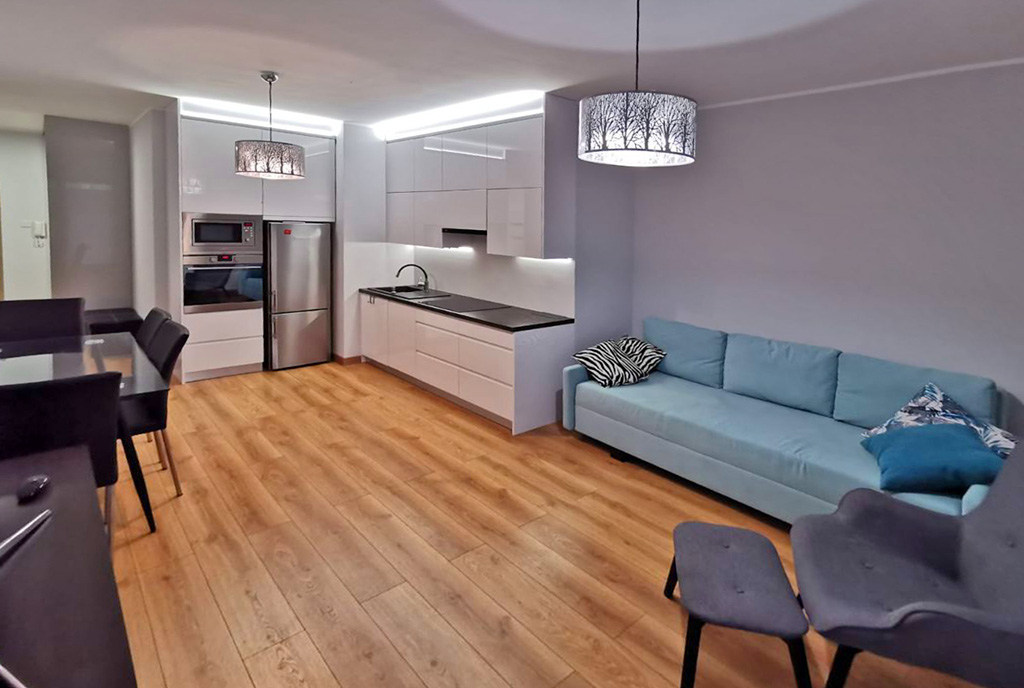urządzony w stylu glamour salon w ekskluzywnym apartamencie do sprzedaży Gdańsk