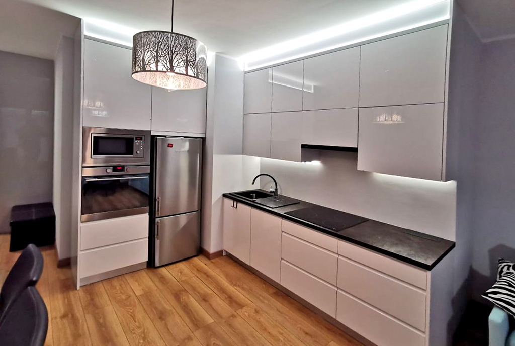 widok na aneks kuchenny w luksusowym apartamencie do sprzedaży Gdańsk