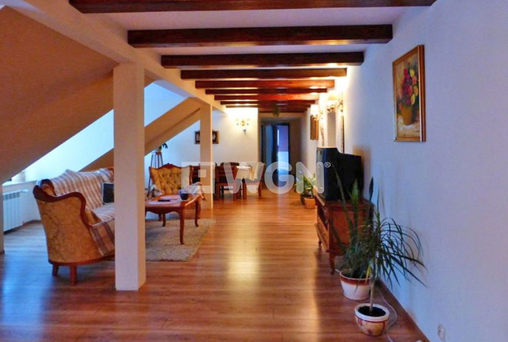 elegancki pokój dzienny w luksusowej willi na sprzedaż Kielce (okolice)