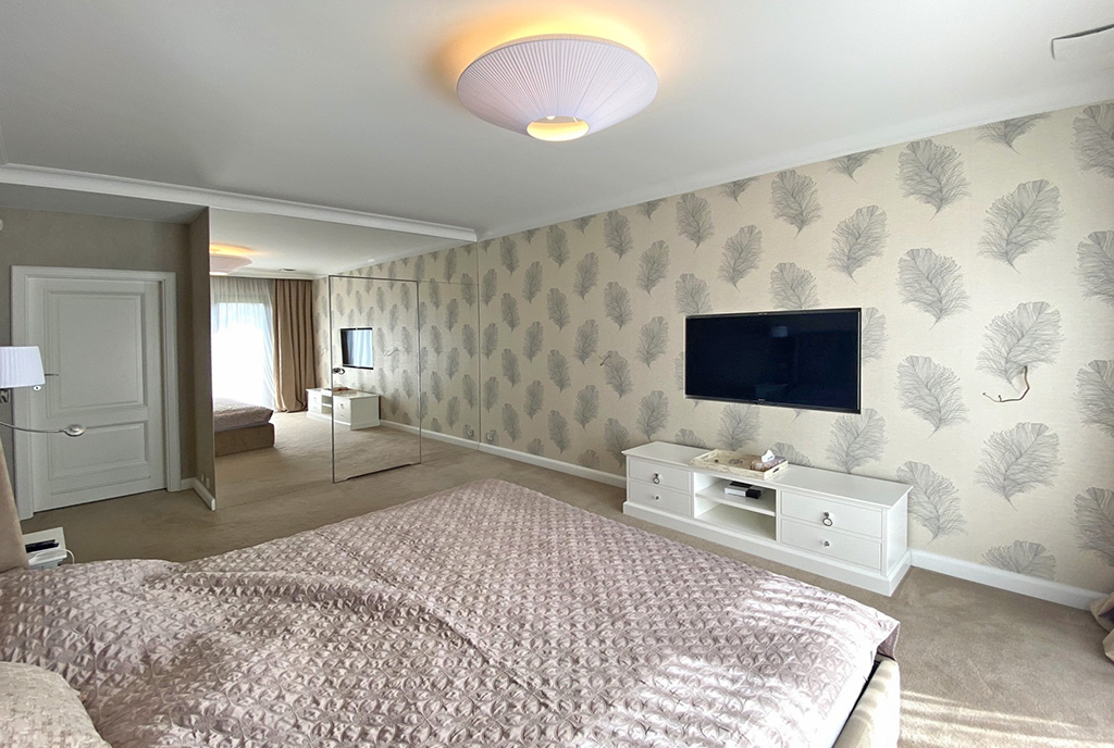 elegancka sypialnia w ekskluzywnej willi na wynajem Szczecin