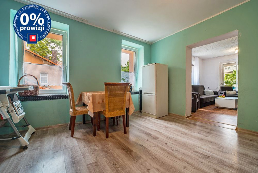 przestronne wnętrze z jadalnią w luksusowym apartamencie na sprzedaż Bolesławiec