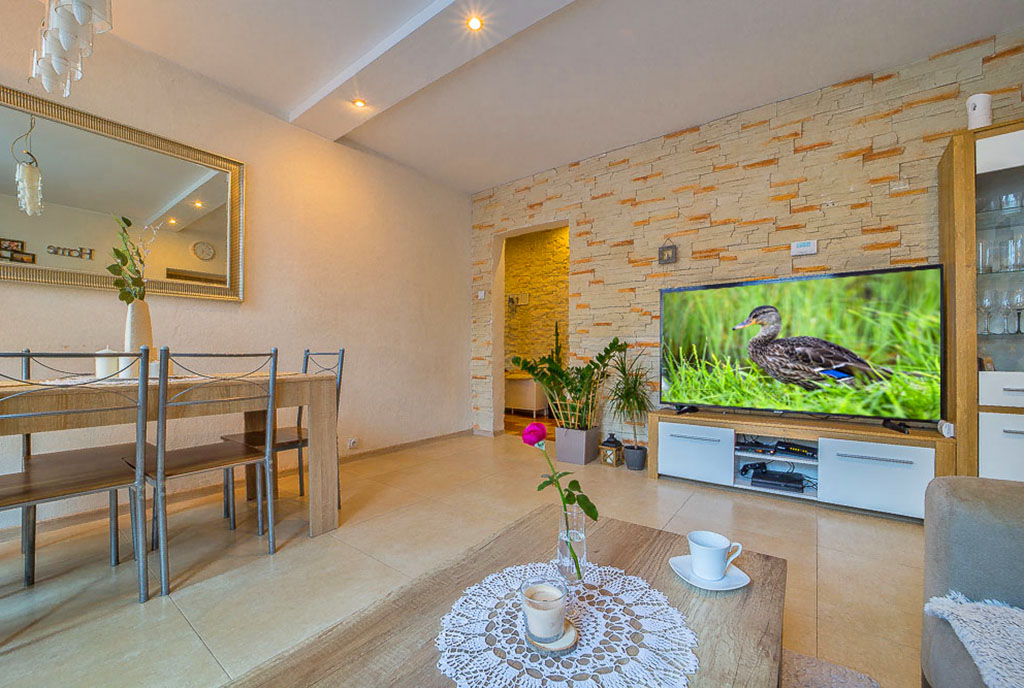 zbliżenie na salon w ekskluzywnym apartamencie na sprzedaż Bolesławiec