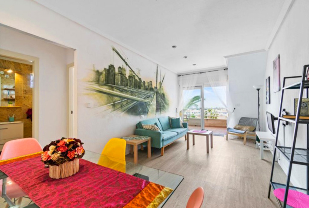 widok na jasne salon w luksusowym apartamencie na sprzedaż Hiszpania (Costa Blanca, Cabo Roig)
