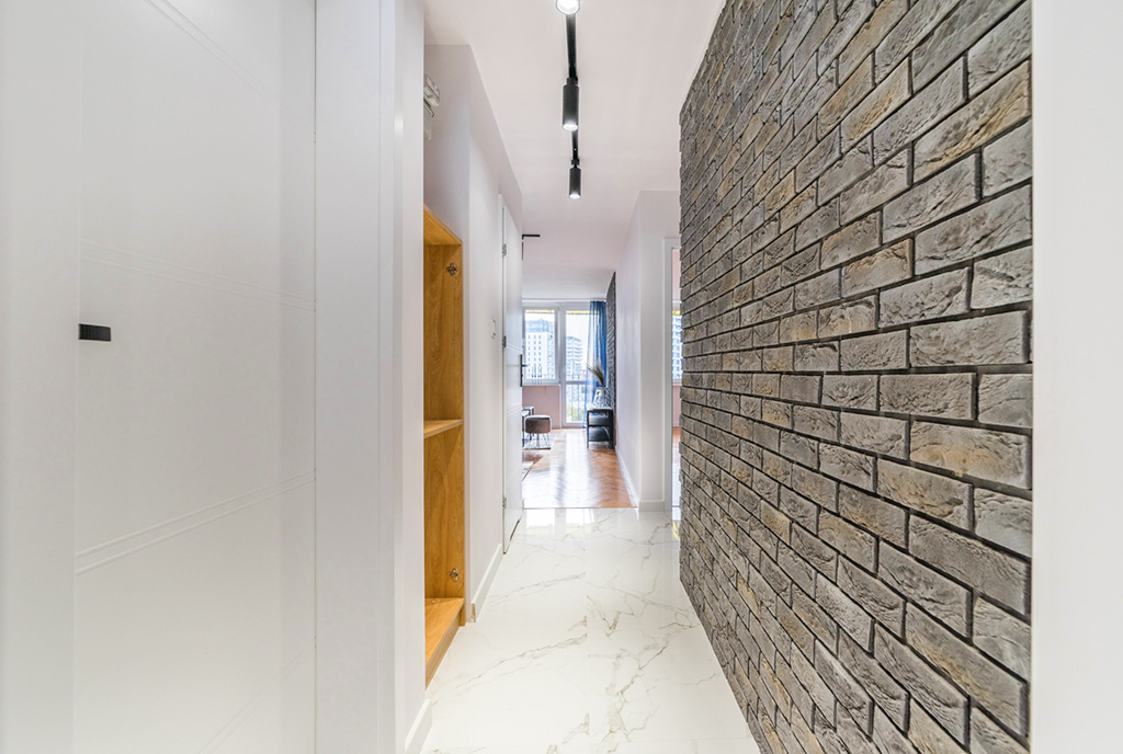 przestronny przedpokój w ekskluzywnym apartamencie do sprzedaży Gdańsk