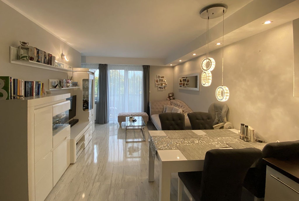 słoneczne wnętrze luksusowego apartamentu na sprzedaż Szczecin