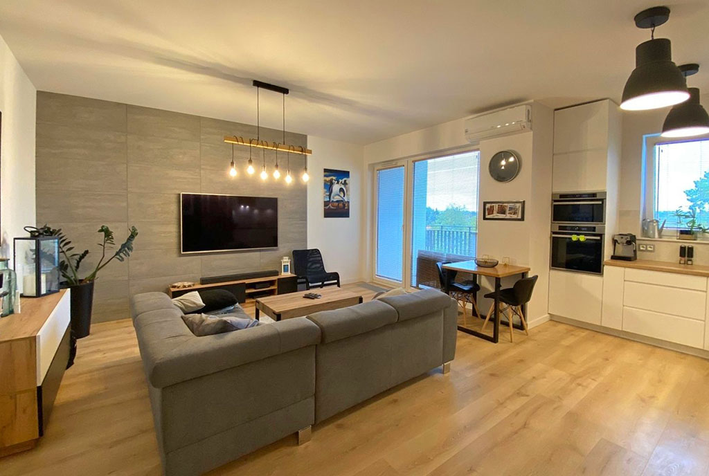 imponujący rozmachem salon w ekskluzywnym apartamencie do wynajęcia Szczecin