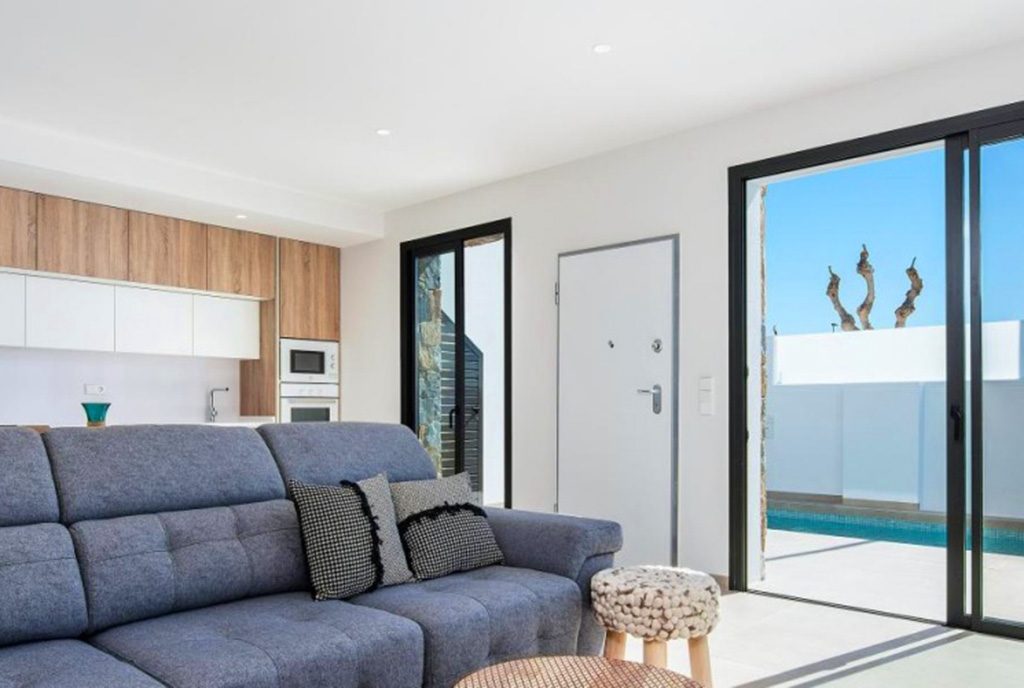 komfortowy salon w luksusowej willi na sprzedaż Hiszpania (Costa Blanca)