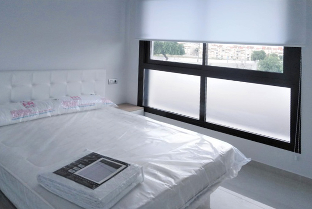 zaciszna sypialnia w luksusowym apartamencie na sprzedaż hiszpania (costa blanca, torrevieja)