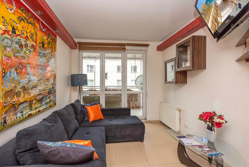 jeden z pokoi w luksusowym apartamencie na sprzedaż Warszawa
