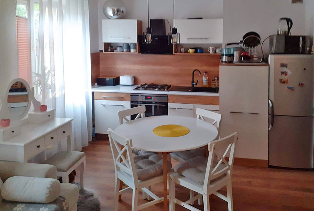 widok na jadalnię w ekskluzywnym apartamencie na sprzedaż Częstochowa