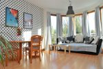 wytworne wnętrze salonu w ekskluzywnym apartamencie na sprzedaż Szczecin