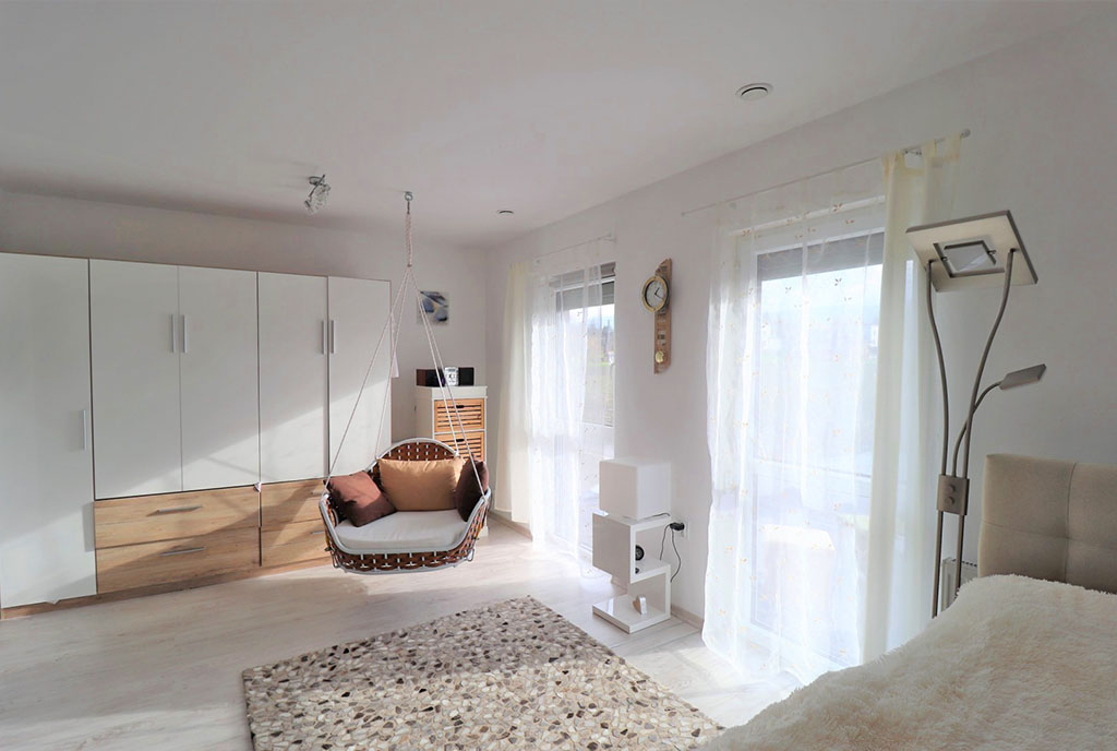 słoneczny pokój dzienny w luksusowej willi do sprzedaży Bielsko-Biała (okolice)