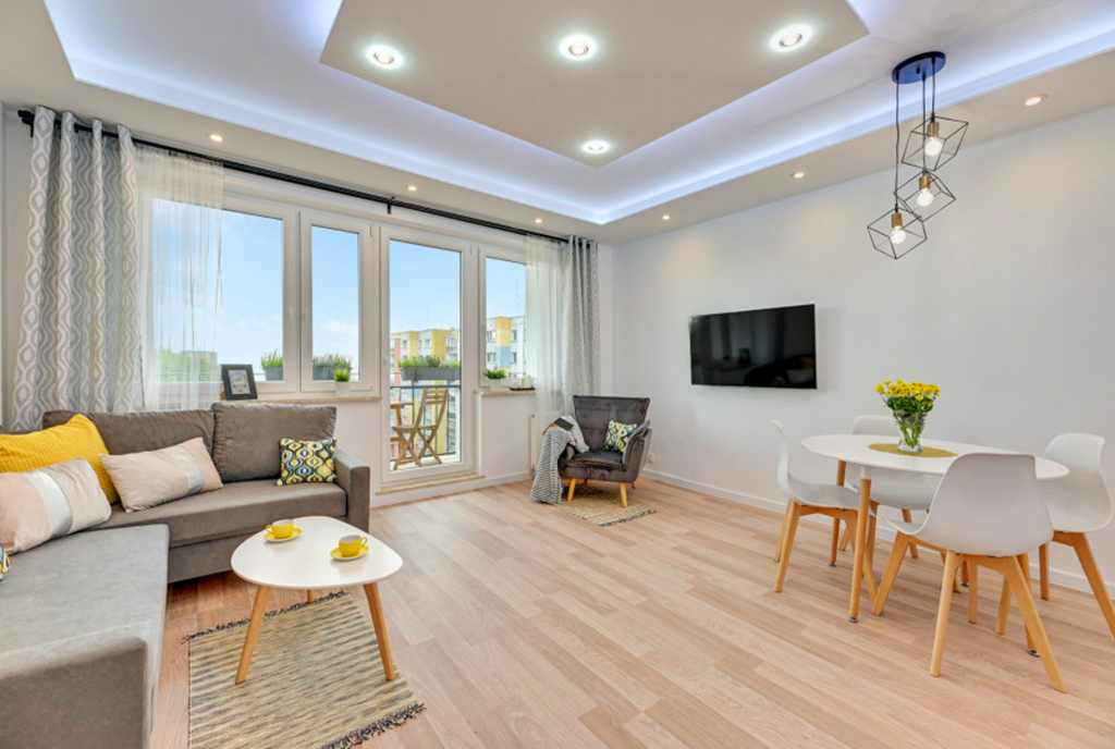 oryginalne oświetlenie salonu w luksusowym apartamencie na sprzedaż Gdańsk