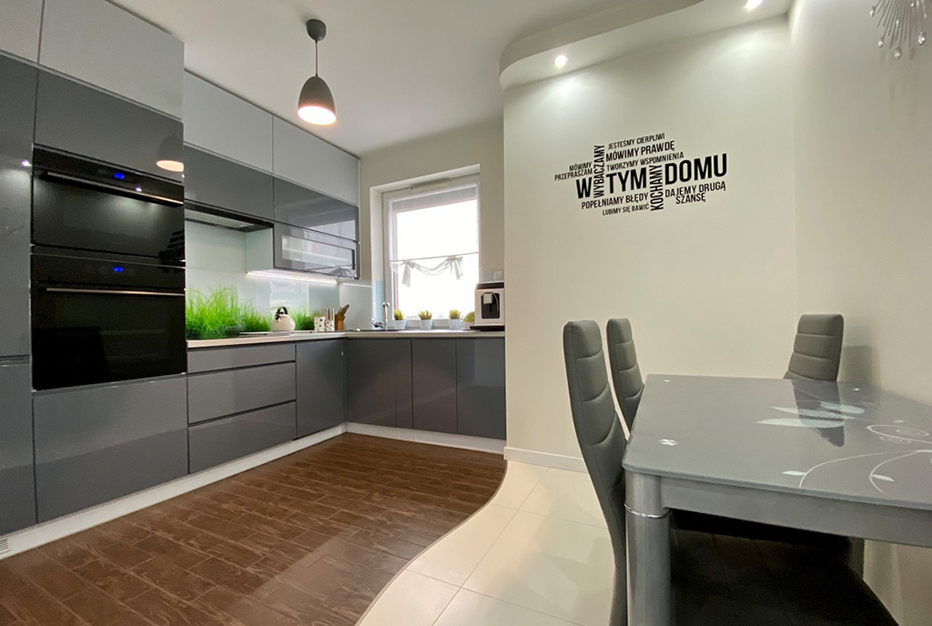 jadalnia i kuchnia w luksusowym apartamencie do sprzedaży Inowrocław