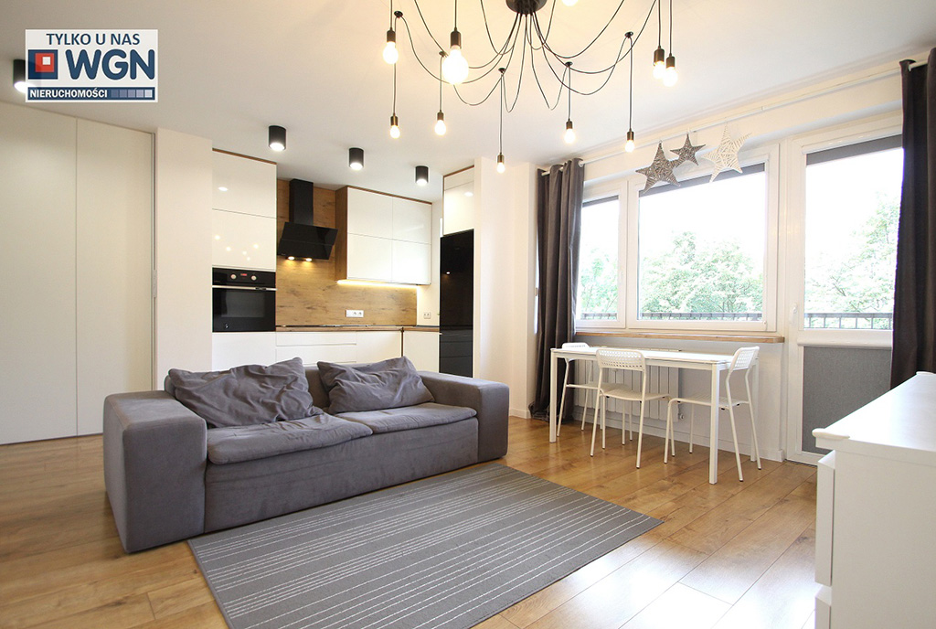 druga strona salonu w luksusowym apartamencie na sprzedaż Łódź (okolice)