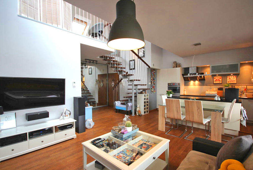 eleganckie wnętrze salonu w ekskluzywnym apartamencie do sprzedaży Szczecin (okolice)