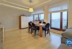 na pierwszym planie jadalnia w ekskluzywnym apartamencie do sprzedaży Lublin