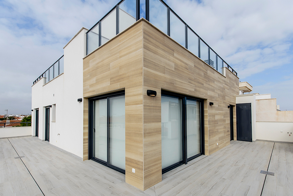 imponujący taras przy ekskluzywnym apartamencie do sprzedaży Hiszpania (Torre de la Horadada, Alicante)