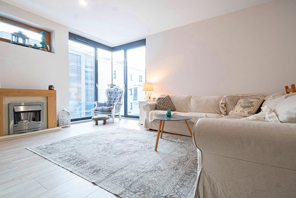 panoramiczne okna w ekskluzywnym apartamencie do wynajmu Katowice