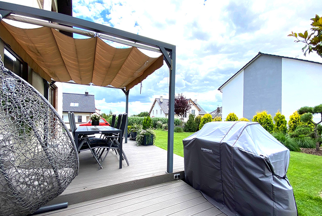 imponujący rozmachem taras przy ekskluzywnej willi na sprzedaż Szczecin (okolice)