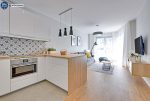 nowoczesne wnętrze wykończone w bieli w ekskluzywnym apartamencie do sprzedaży Legnica