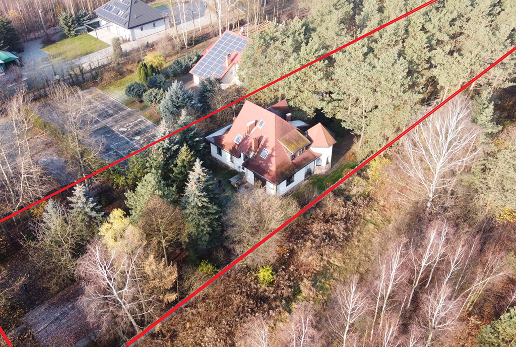 widok z lotu ptaka na ekskluzywną willę na sprzedaż Łódź (okolice)