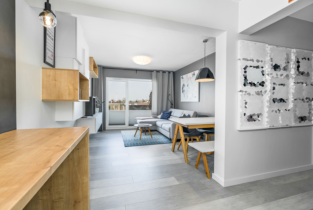 przestronne wnętrze luksusowego apartamentu na sprzedaż Poznań (okolice)