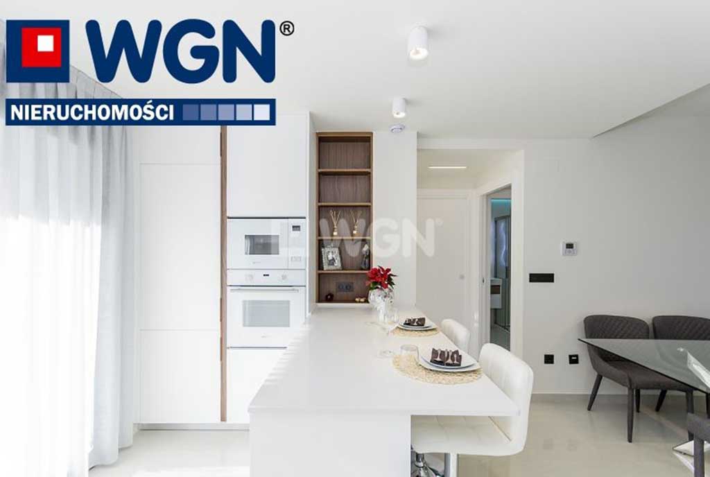 zbliżenie na jadalnię w luksusowym apartamencie na sprzedaż Hiszpania (Torreviej)