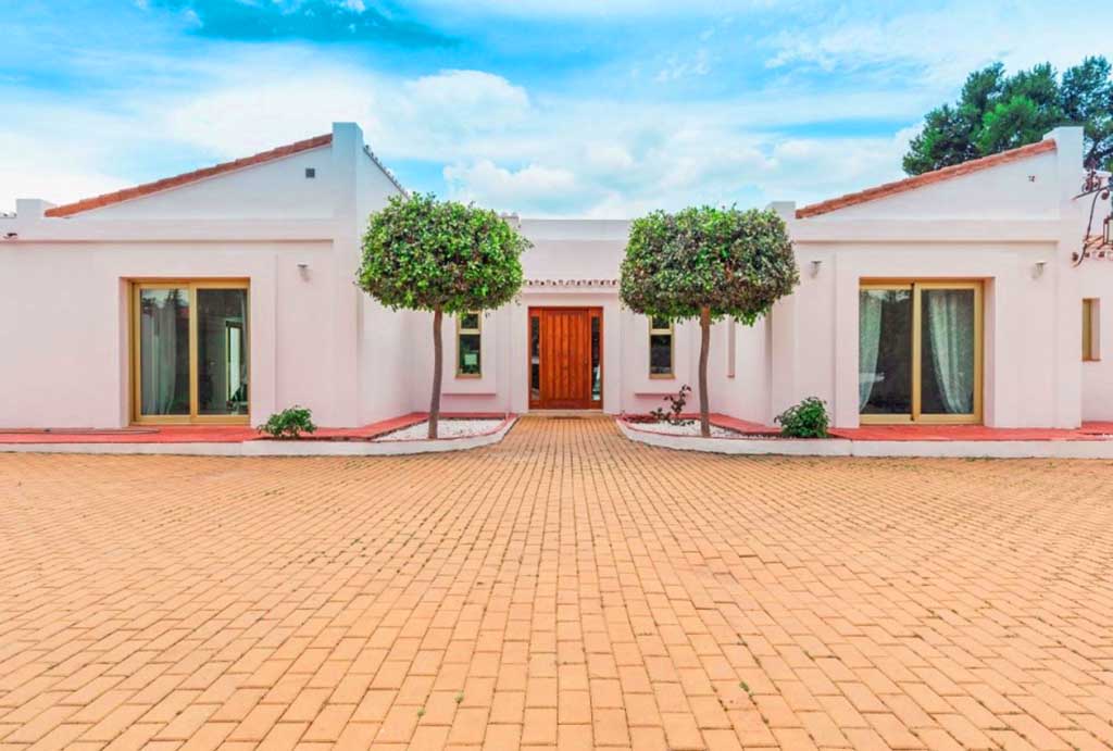 imponująca rozmachem bryła willi na sprzedaż Hiszpania (Costa del Sol, Malaga)