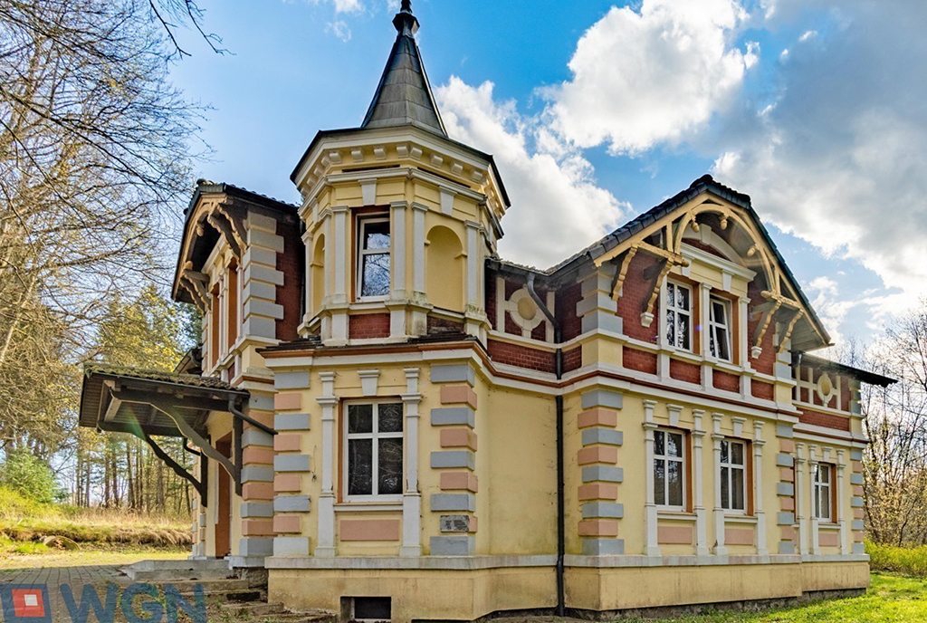 imponująca rozmachem bryła luksusowej willi na sprzedaż Białogard (okolice)