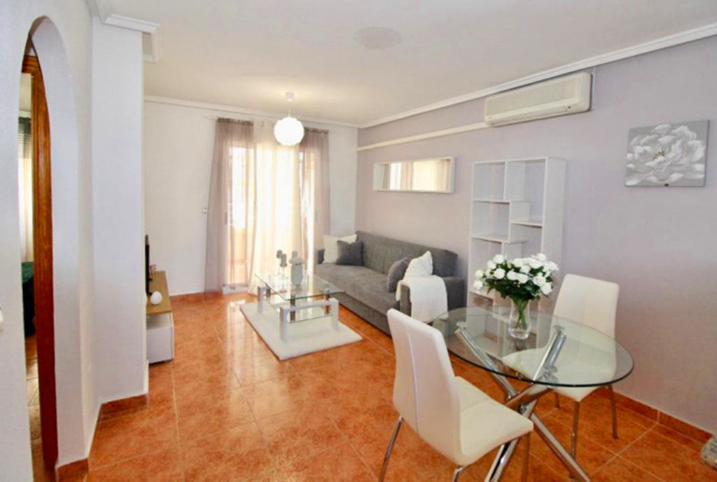 jasny/widny salon w luksusowym apartamencie na sprzedaż Hiszpania (Costa Blanca, Torrevieja)