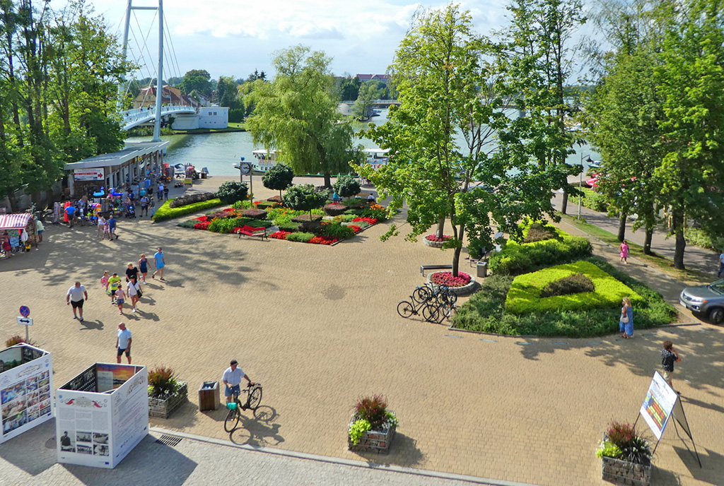 atrakcyjna okolica, w której znajduje się oferowany do sprzedaży ekskluzywny apartament Mazury