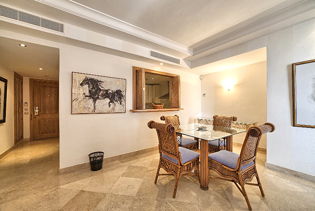 nobilitujące wnętrze luksusowego apartamentu do sprzedaży Hiszpania