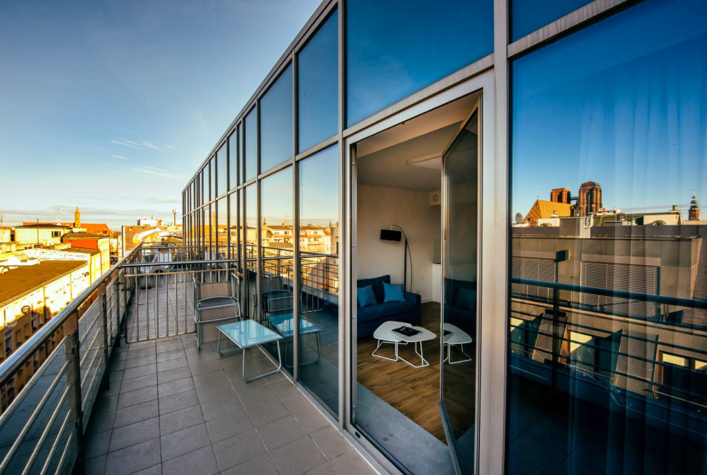 przepiękny taras przy ekskluzywnym apartamencie do wynajmu Wrocław
