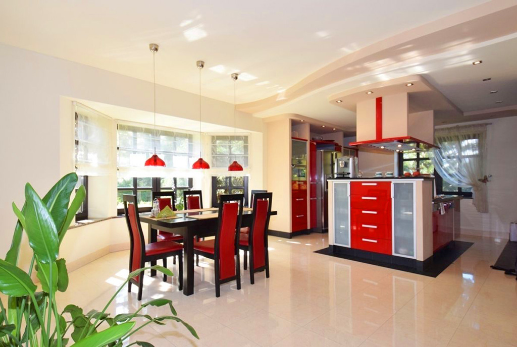 jadalnia i aneks kuchenny w ekskluzywnej willi do sprzedaży Lublin (okolice)