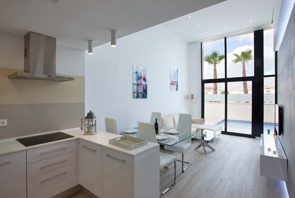 stylowy salon w ekskluzywnej willi do sprzedaży Hiszpania