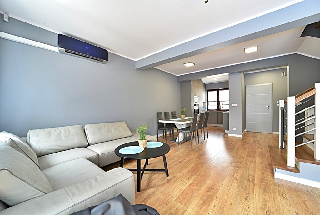 przestronne i eleganckie pokoje w ekskluzywnej willi na sprzedaż Bolesławiec